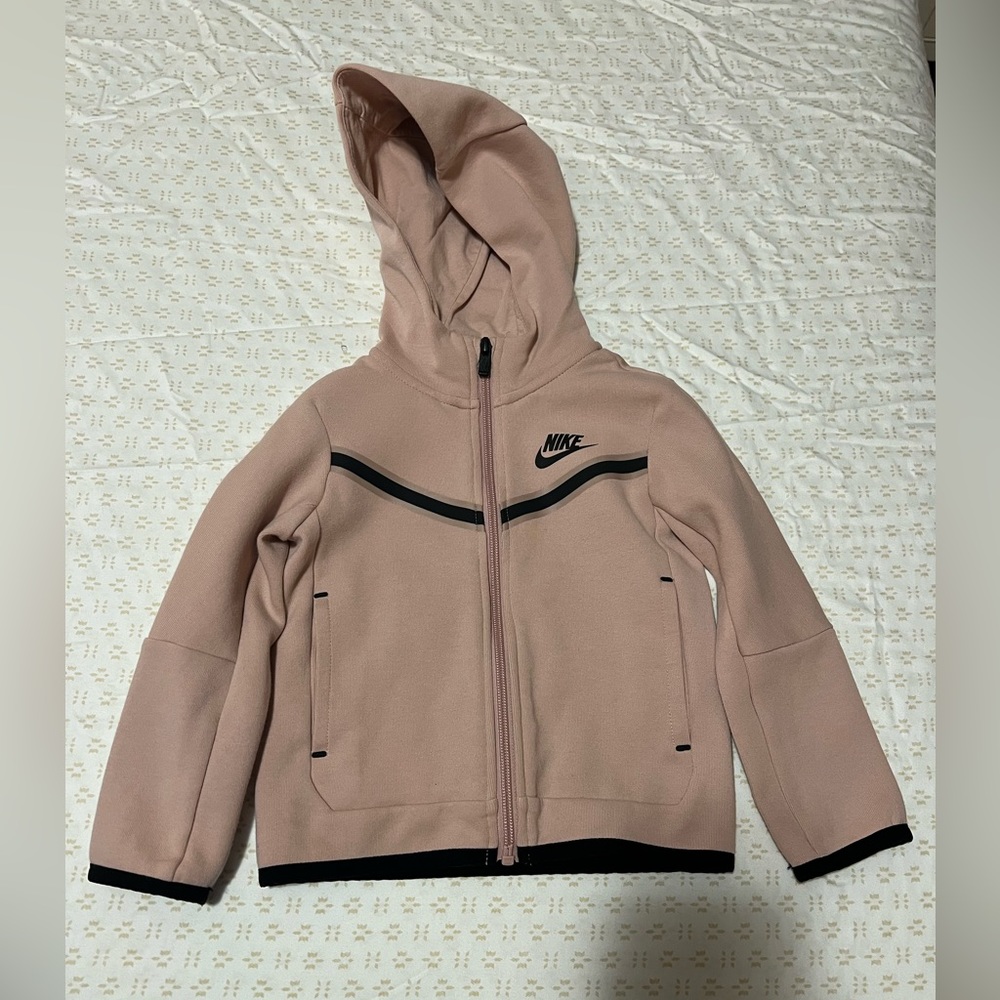 Girls 2T Nike Tech matching set. Mauve pink with black